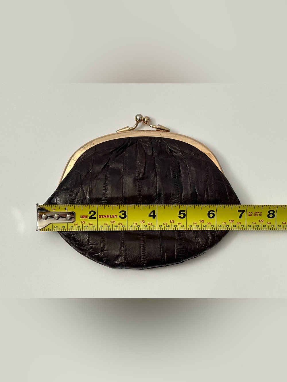 VTG Genuine Eel Skin Double Kiss Lock Coin Change Purse
Brown Burgundy Gold - Picture 9 of 10